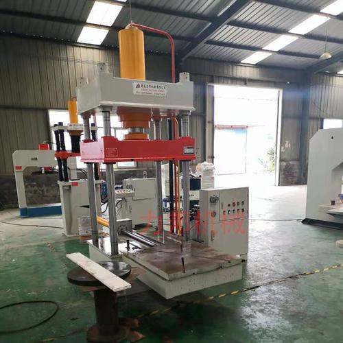 滕州力邦液壓機(jī)械廠制造150噸200噸壓力機(jī)剎車(chē)片成型油壓機(jī)四柱三梁